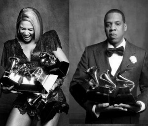 Beyonce_JayZ_holding_grammys